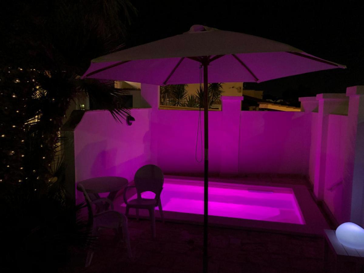 Le Due Pigne (Adults Only) Villa Taranto Kültér fotó