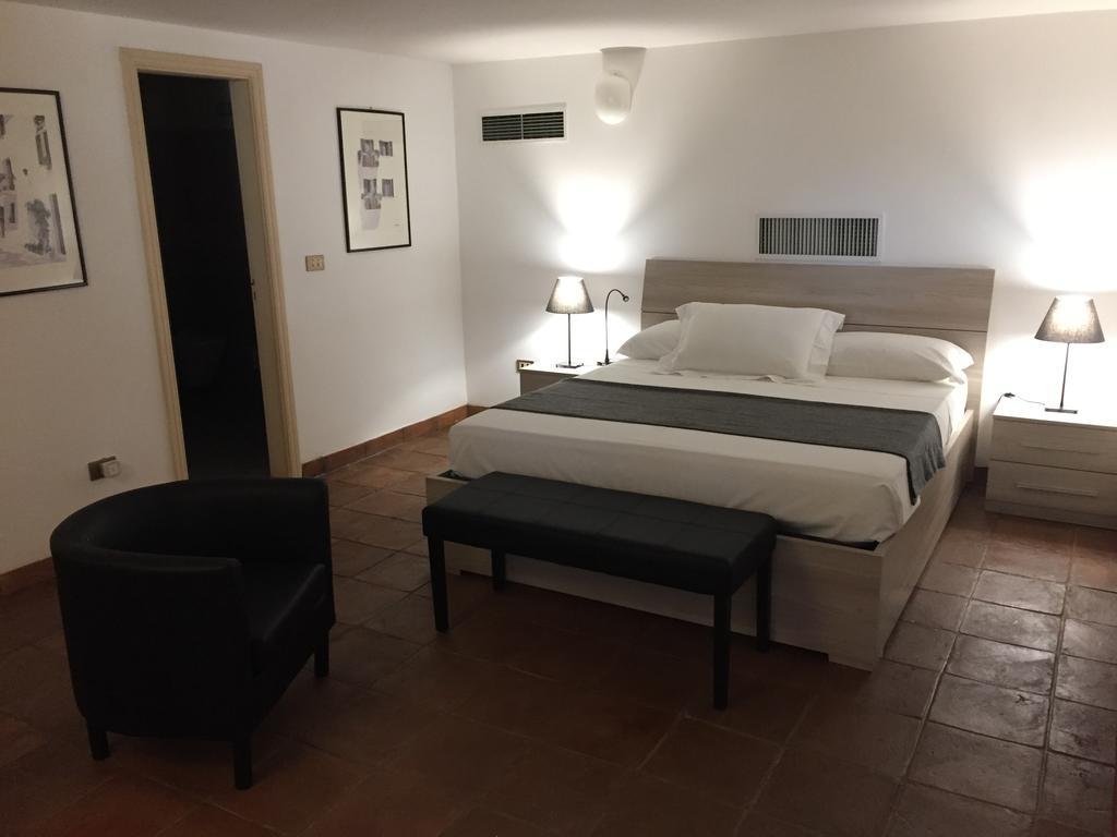 Le Due Pigne (Adults Only) Villa Taranto Kültér fotó