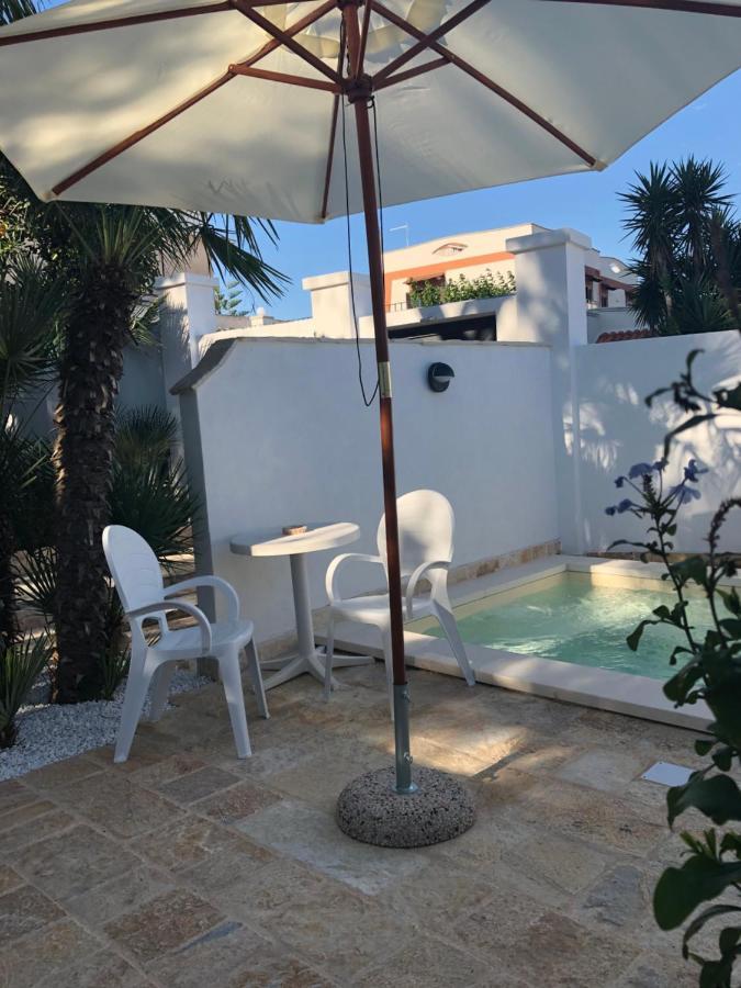 Le Due Pigne (Adults Only) Villa Taranto Kültér fotó
